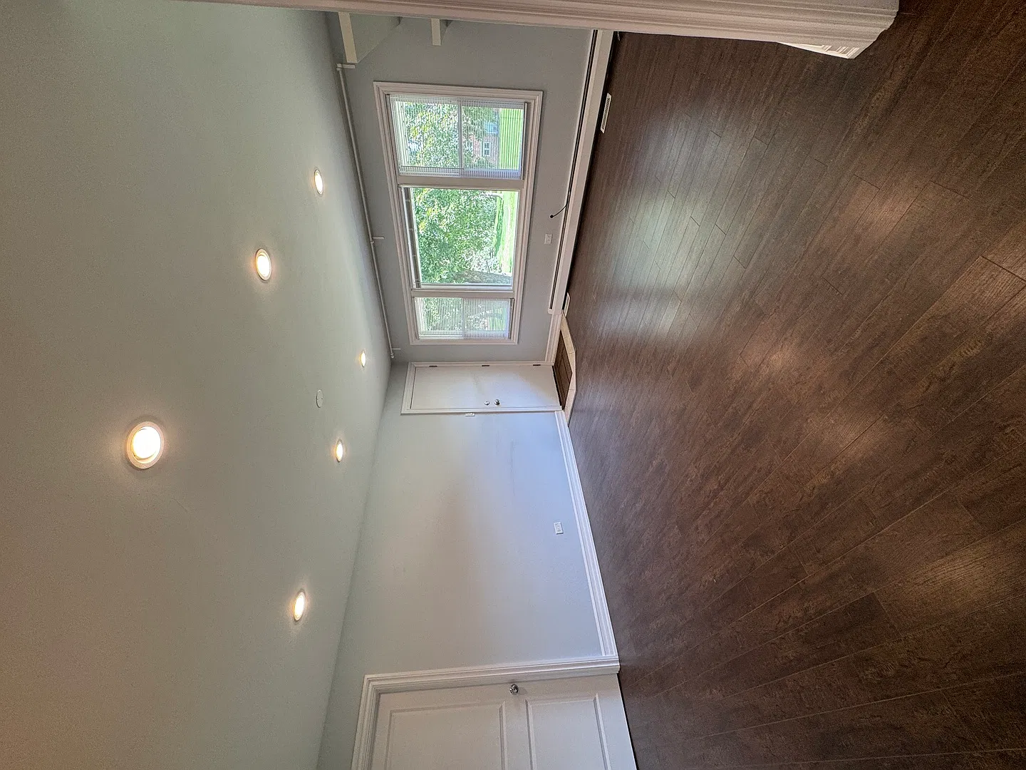 3 bed, 1200 sqft, $2,500 — Photo 3