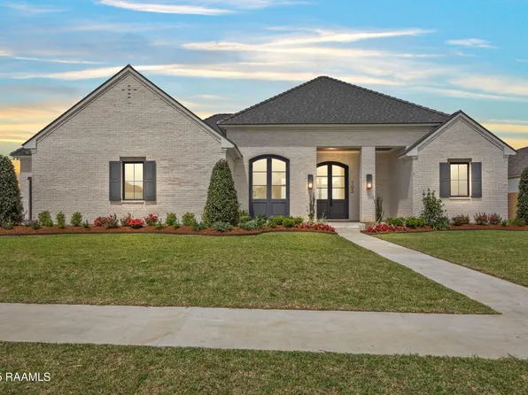 105 Ivy Cottage Dr, Youngsville, LA 70592
