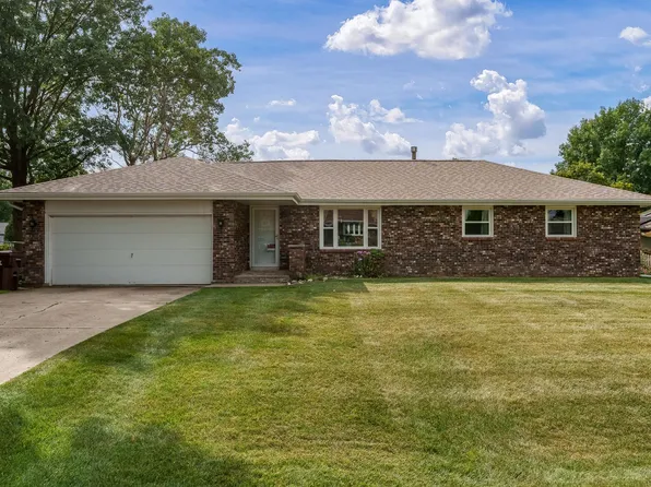 603 S Church St, Winnebago, IL 61088