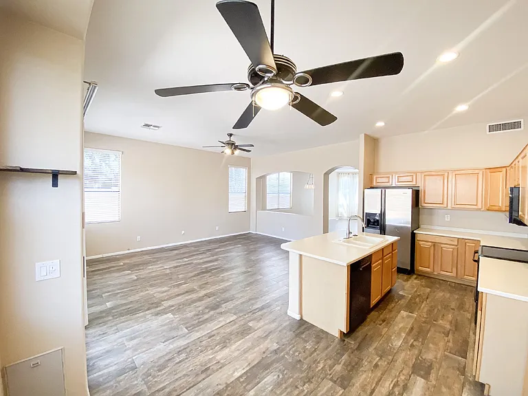 3918 E Juanita Ave — Photo 6
