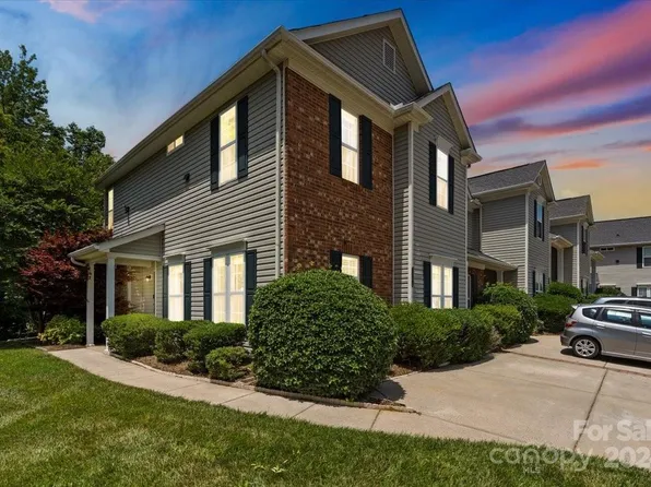 8929 Cinnabay Dr, Charlotte, NC 28216