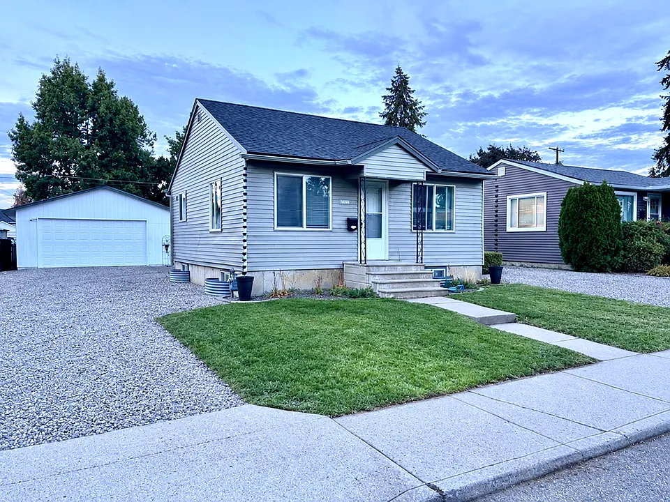 3141 E 34th Ave