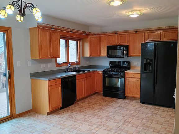 3rd image of 33 Cliffside Circle Dr #33