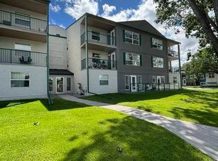 105 N 7th Ave SE #302, High River, AB T1V1T8