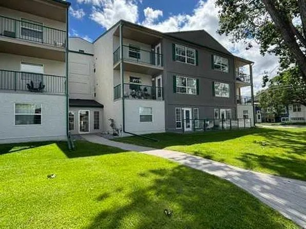 105 N 7th Ave SE #302, High River, AB T1V 1T8