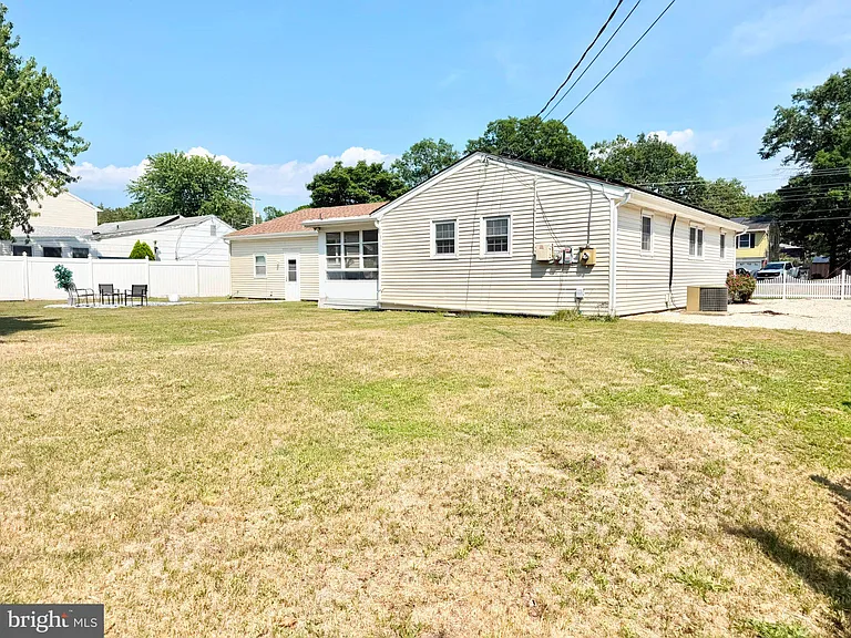 104 Nautilus Dr — Photo 22