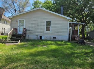 406 W Rock Island St, Knoxville, IA 50138
