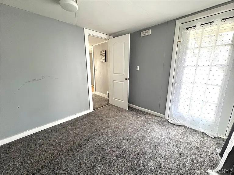 30 Florence St — Photo 14