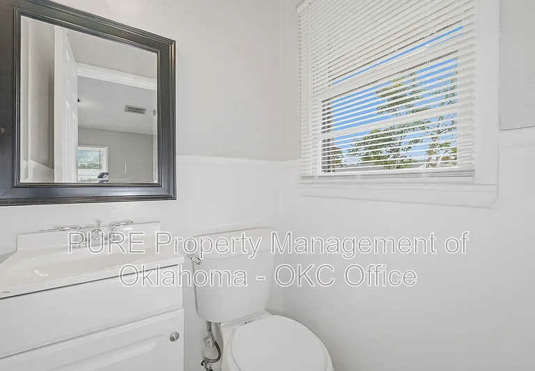 1301 NW 102nd St — Photo 9