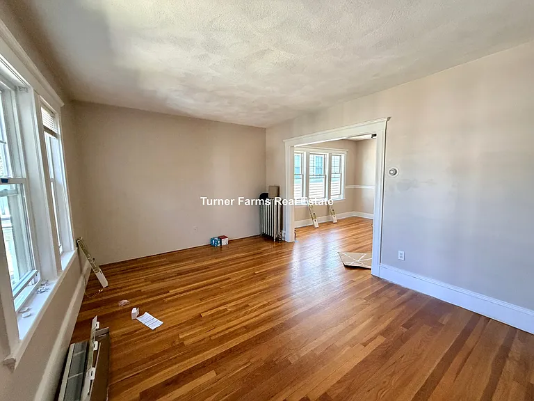 158 W Adams St — Photo 9