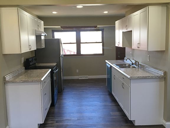 5th image of 329 E Trotwood Blvd