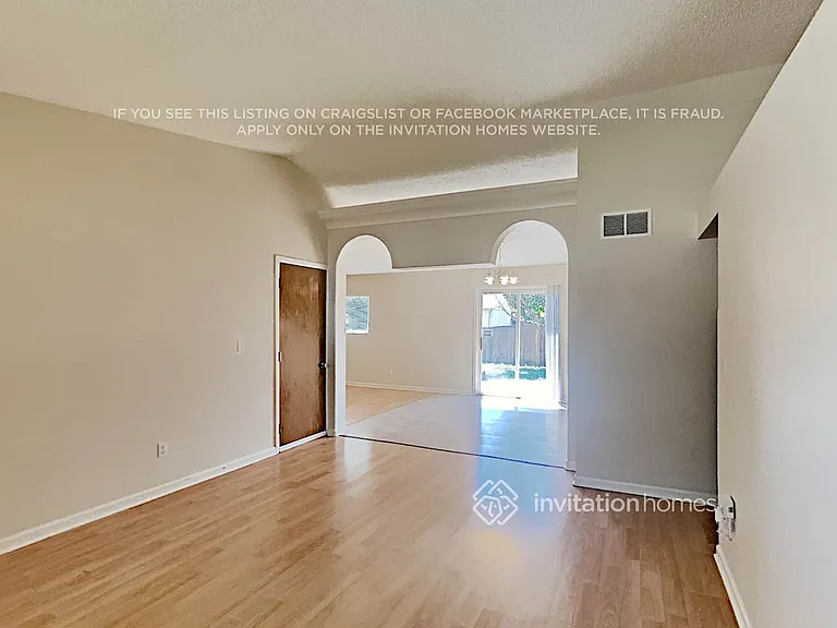 936 Candlestar Loop N — Photo 3