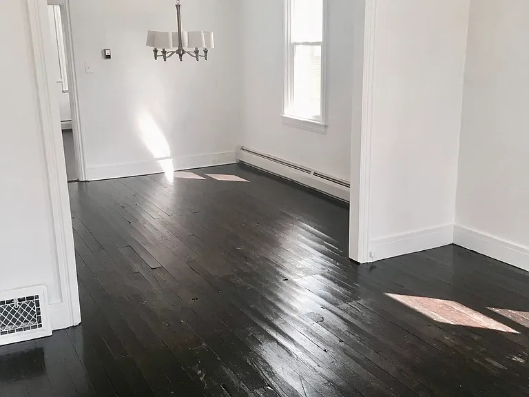 46 N Lancaster St — Photo 2