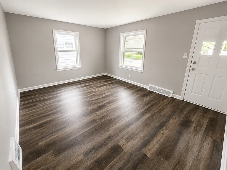 21751 Priday Ave — Photo 2