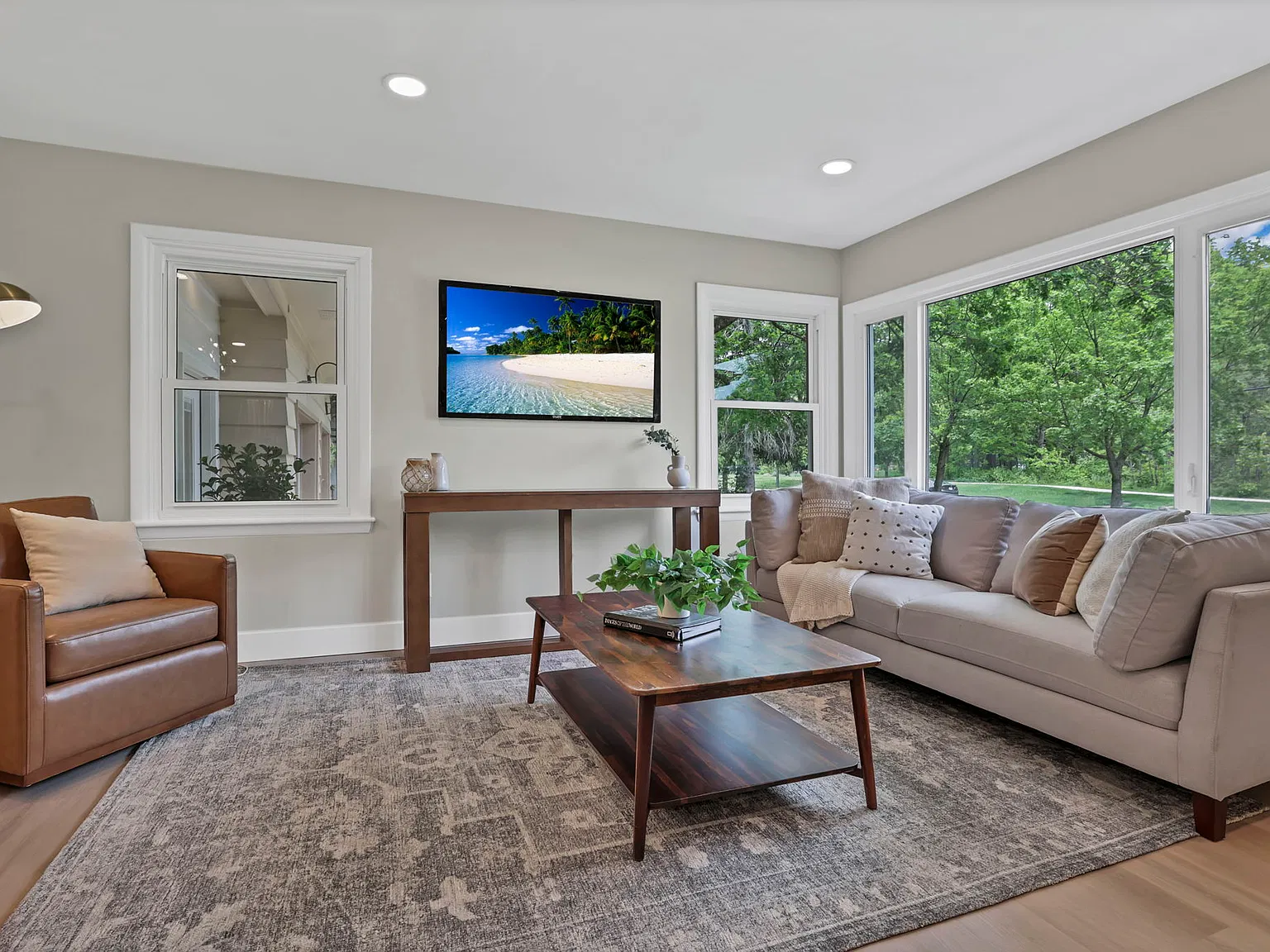 4 bed, 1548 sqft, $3,595 — Photo 4