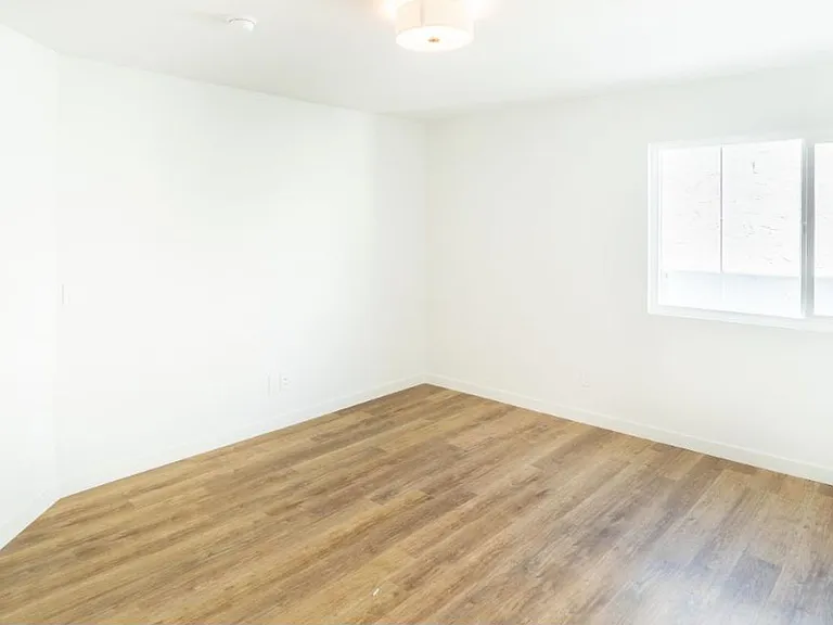 6120 Eleanor Ave — Photo 21