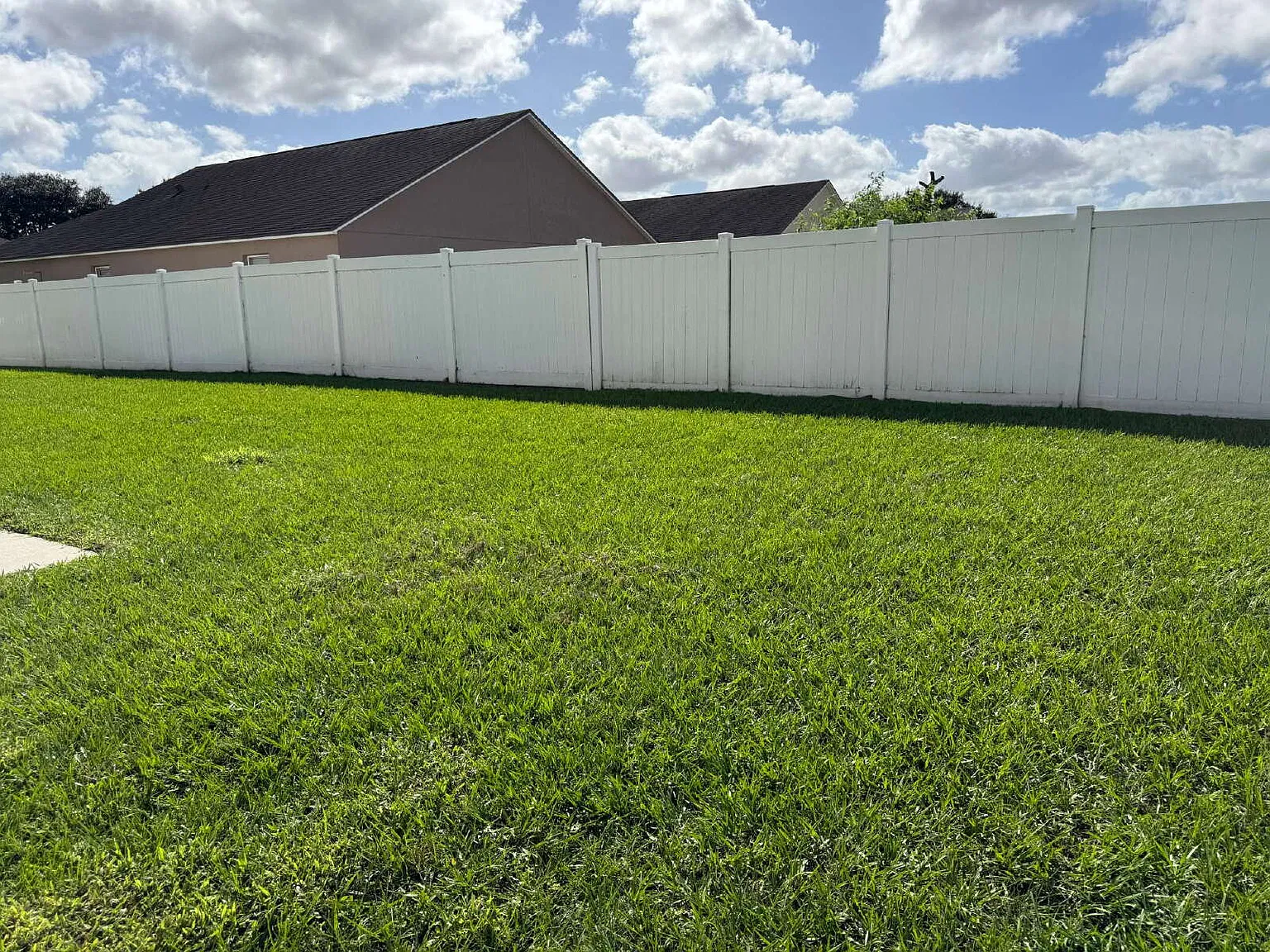 4 bed, 2.0 bath, 1816 sqft, $1,950 — Photo 4