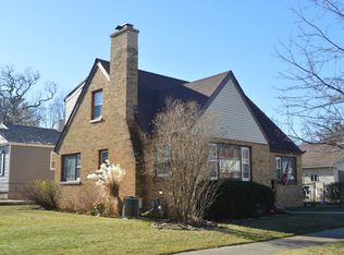 305 W Keith Ave, Waukegan, IL 60085