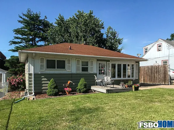3328 E Washington Ave, Des Moines, IA 50317