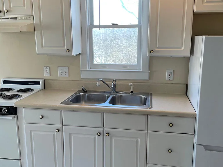 964 Clark St #2 — Photo 8