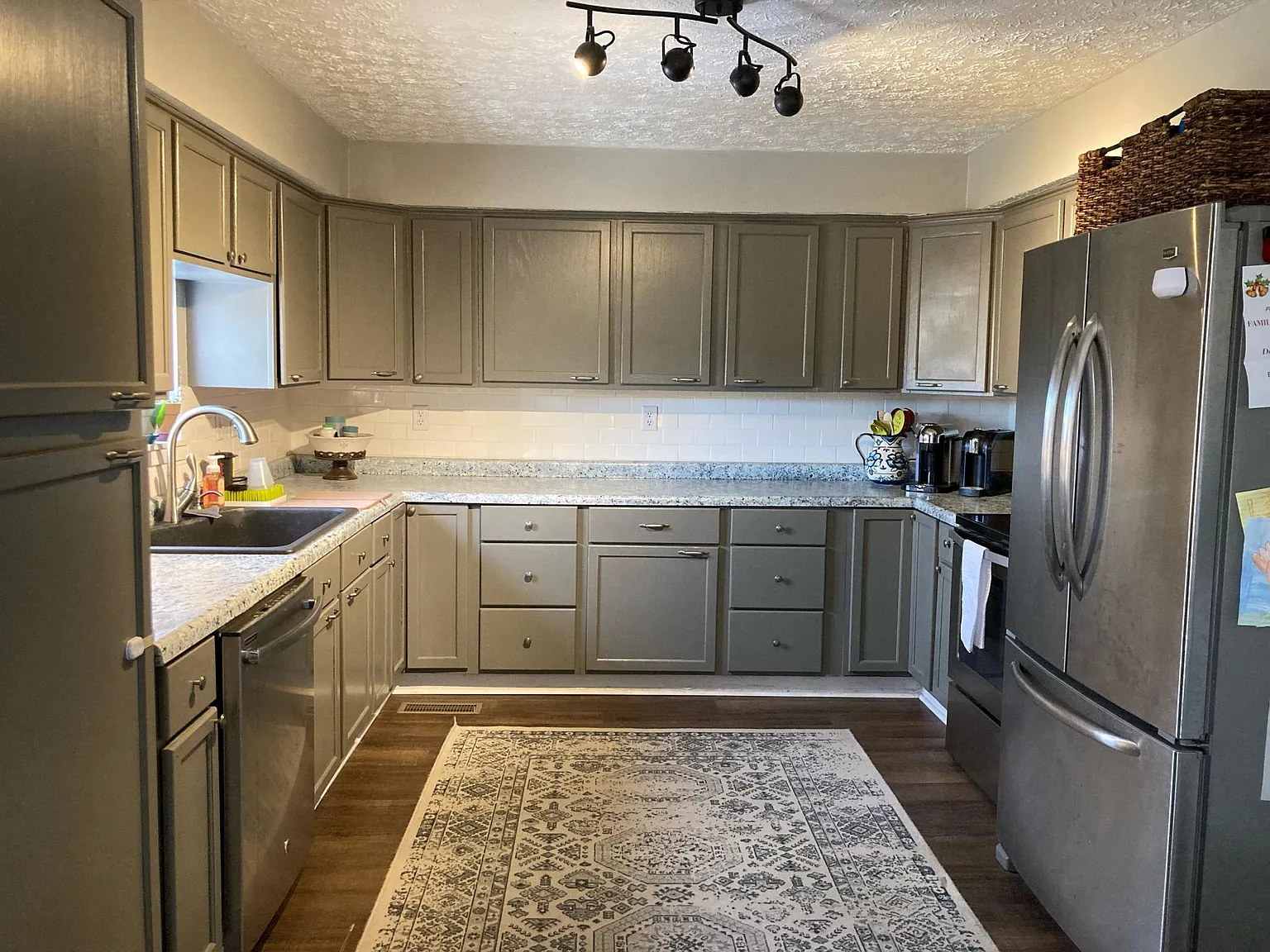 4 bed, 2.5 bath, 3542 sqft, $2,800 — Photo 4