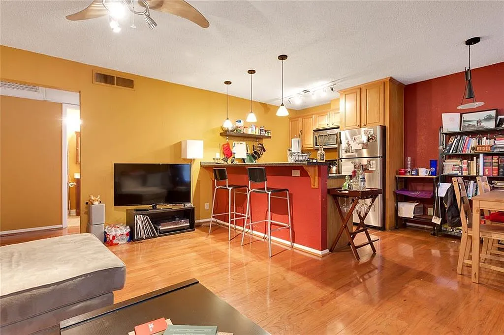 1 bed, 1.0 bath, 589 sqft, $1,190 — Photo 4