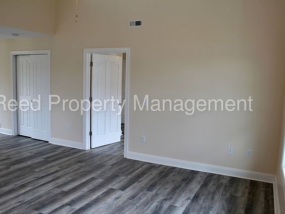 4th image of 595 Pin Oak Dr NW