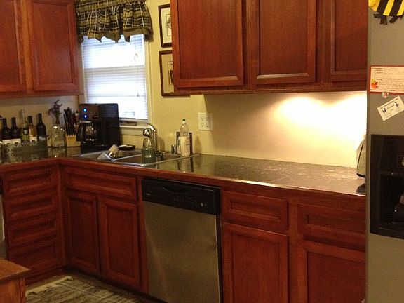 5th image of 310 Stoneybrook Dr