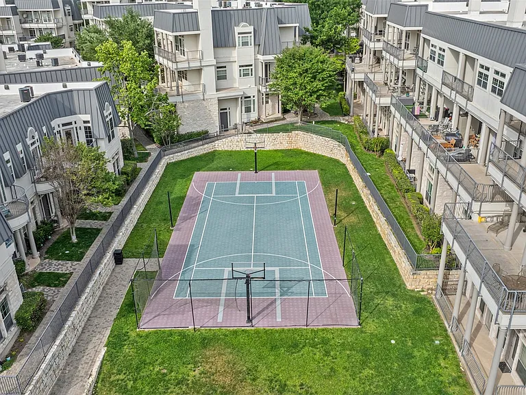 Pickleball court
