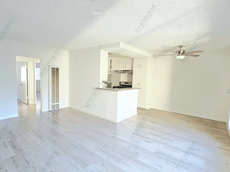1501 Beloit Ave #10 — Photo 5
