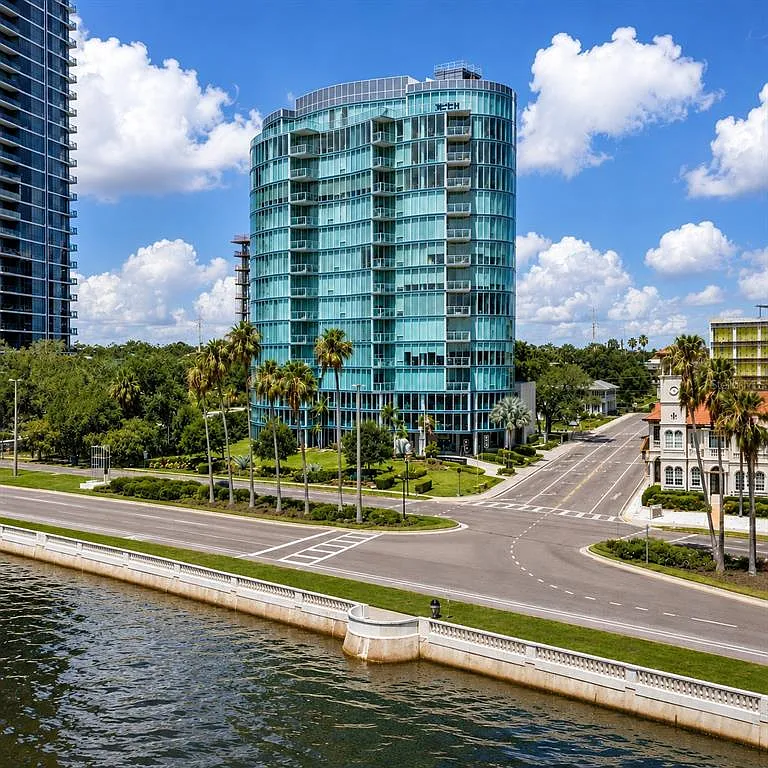 2900 W Bay To Bay Blvd — Photo 1