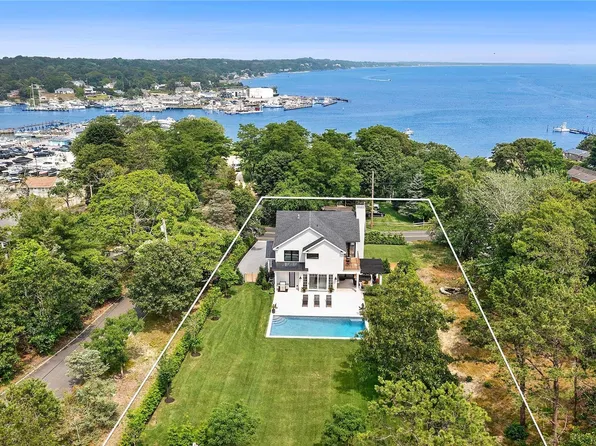 28 Canoe Place Rd, Hampton Bays, NY 11946