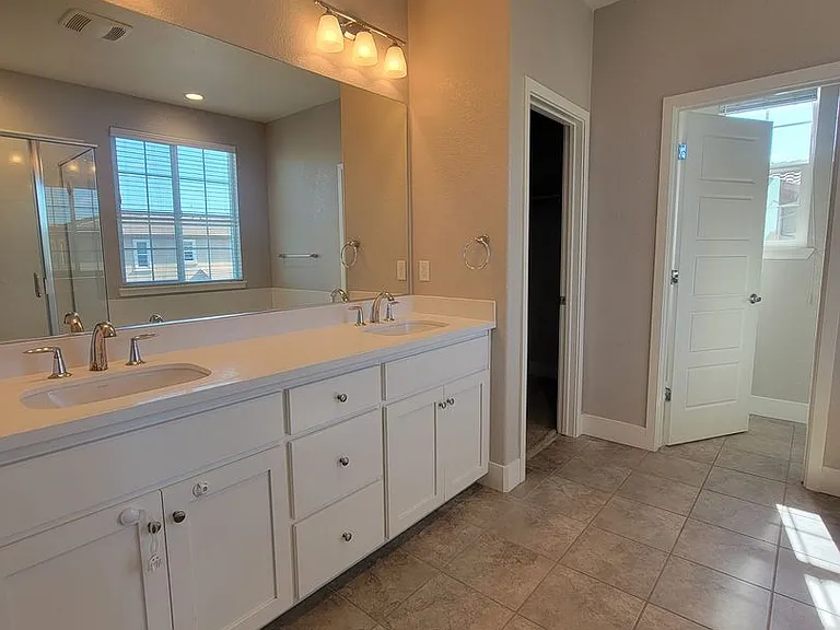 1829 Kelly Pl — Photo 8