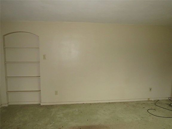 3rd image of 1878 Bakerstown Rd