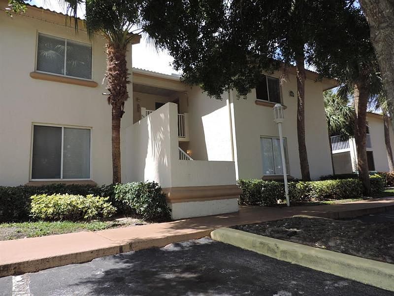 1st image of 7108 Glenmoor Dr #7108