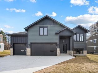 150 Timber Ct, Wood Dale, IL 60191