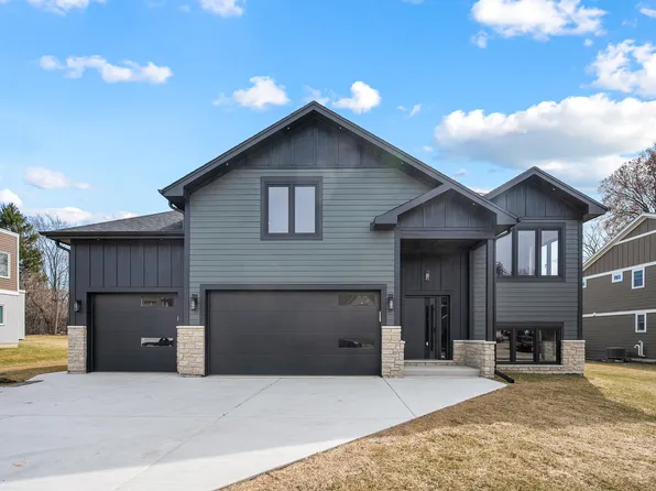 150 Timber Ct, Wood Dale, IL 60191