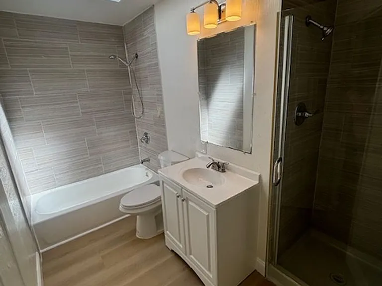 2401 Bartlett St #D — Photo 7