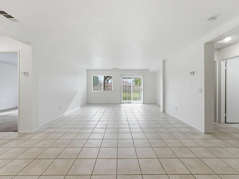 42144 Madison Ct — Photo 11