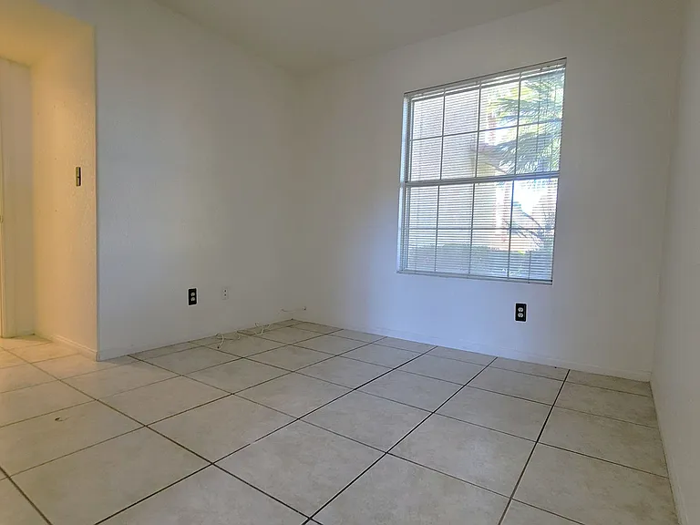 2632 Ironside Dr — Photo 12