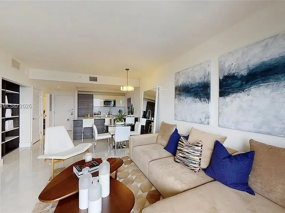301 Altara Ave #527