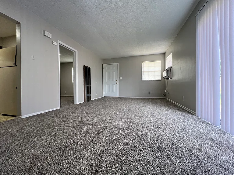 2405 Patrick Dr #5 — Photo 3