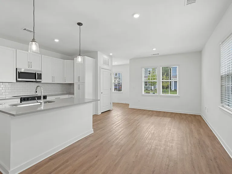 Hamlet Quail Crossing - Homes for Rent — Photo 13