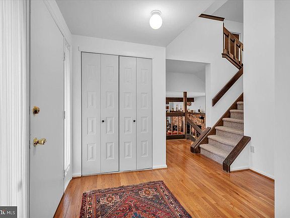 5th image of 18 Bronwood Dr