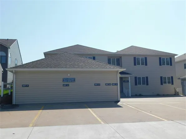 1216 Gordon Dr #3, Okoboji, IA 51355