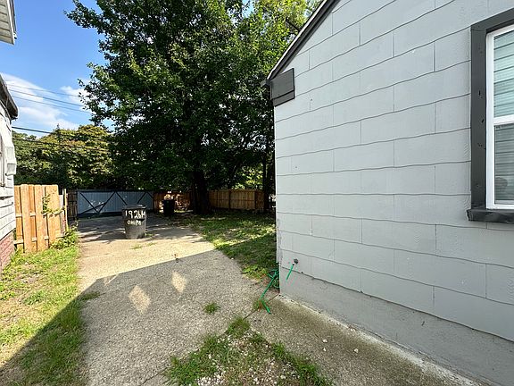 4th image of 19426 Omira Ave
