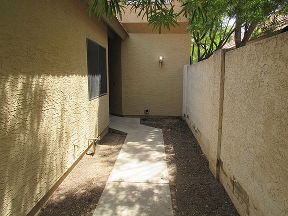 3rd image of 4669 W Ivanhoe St