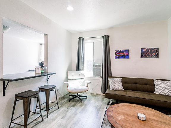 4th image of 2614 W Manchester Blvd #2