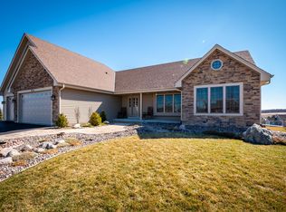 2115 Grandview Dr, Slinger, WI 53086