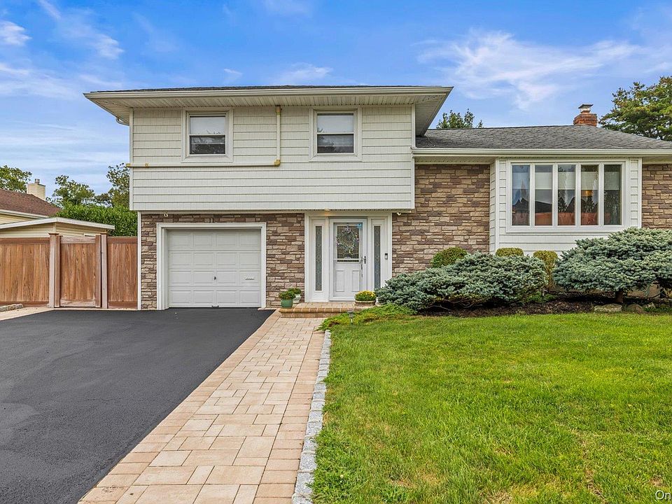 1st image of 11 Dartmouth Drive
